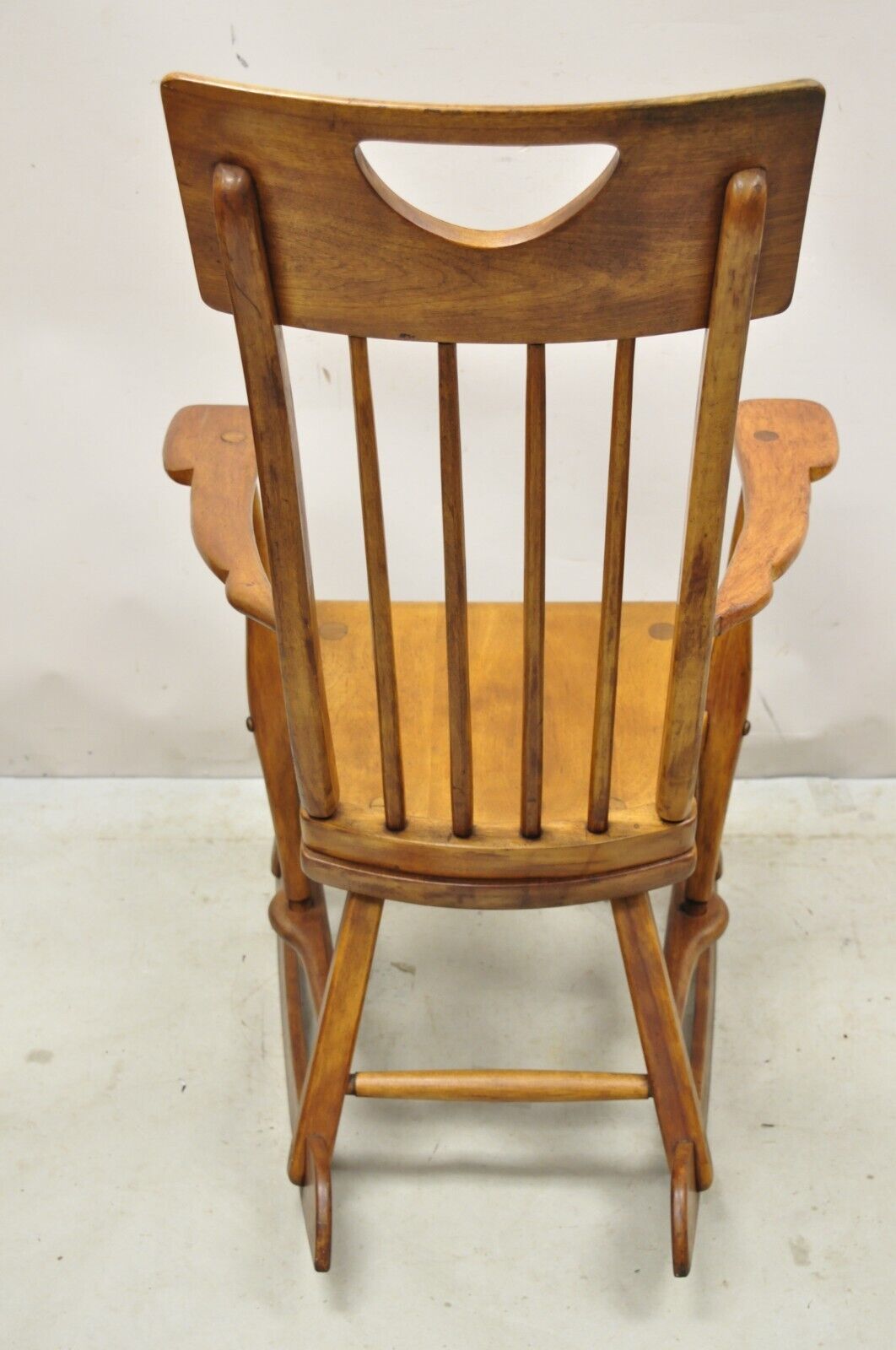 Vintage Sikes Co Maple Wood American Colonial Style Rocker Rocking Chair (B)