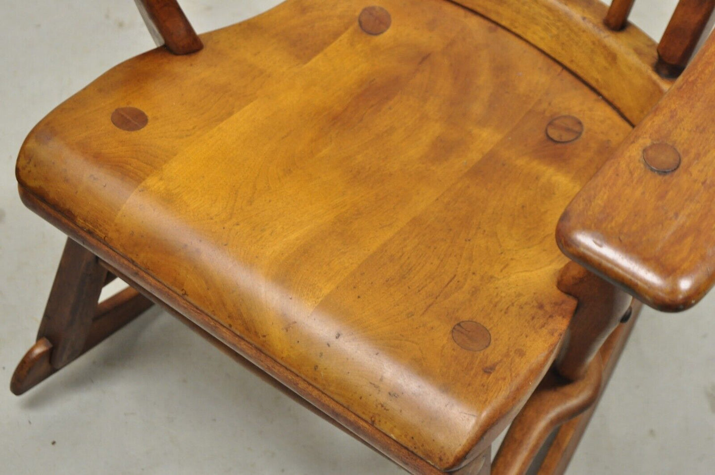 Vintage Sikes Co Maple Wood American Colonial Style Rocker Rocking Chair (B)