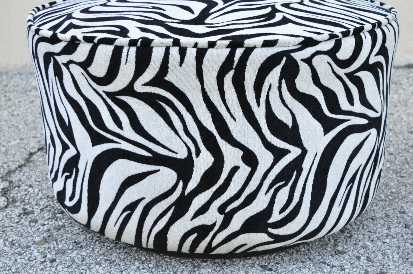 Modern Zebra Pattern Upholstered Round Swivel Club Lounge Chair