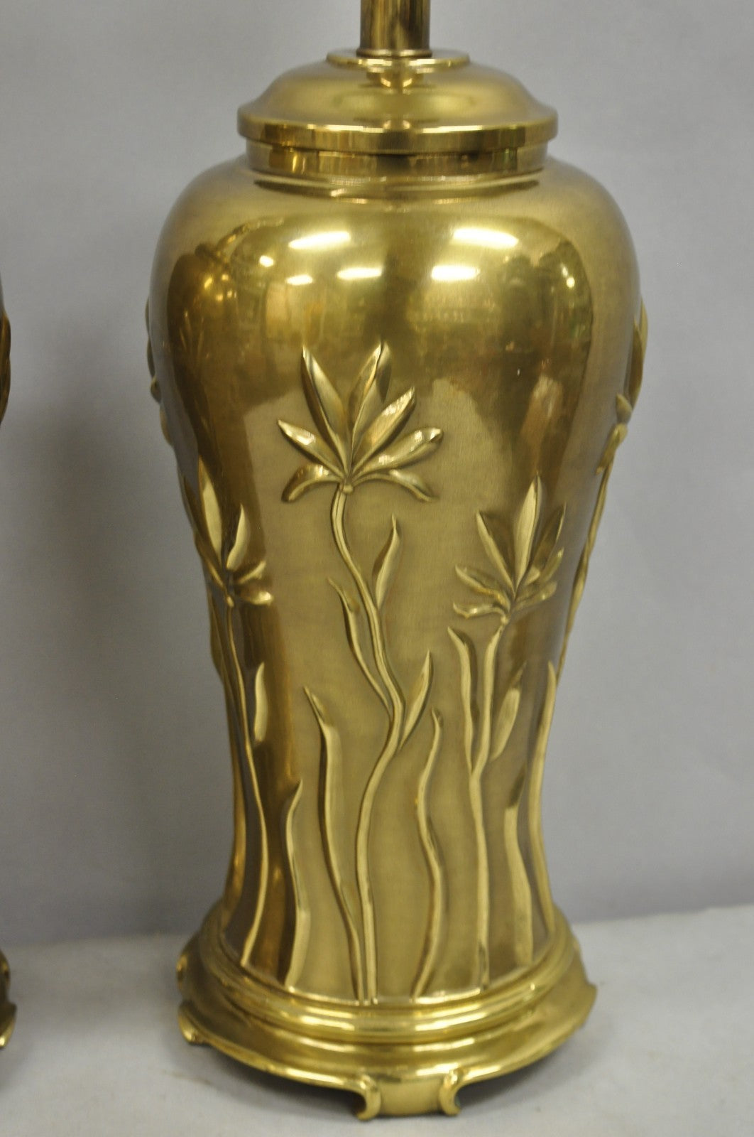 Vintage Ethan Allen Brass Jardiniere Tulip Flower Chinoiserie Table Lamps a Pair
