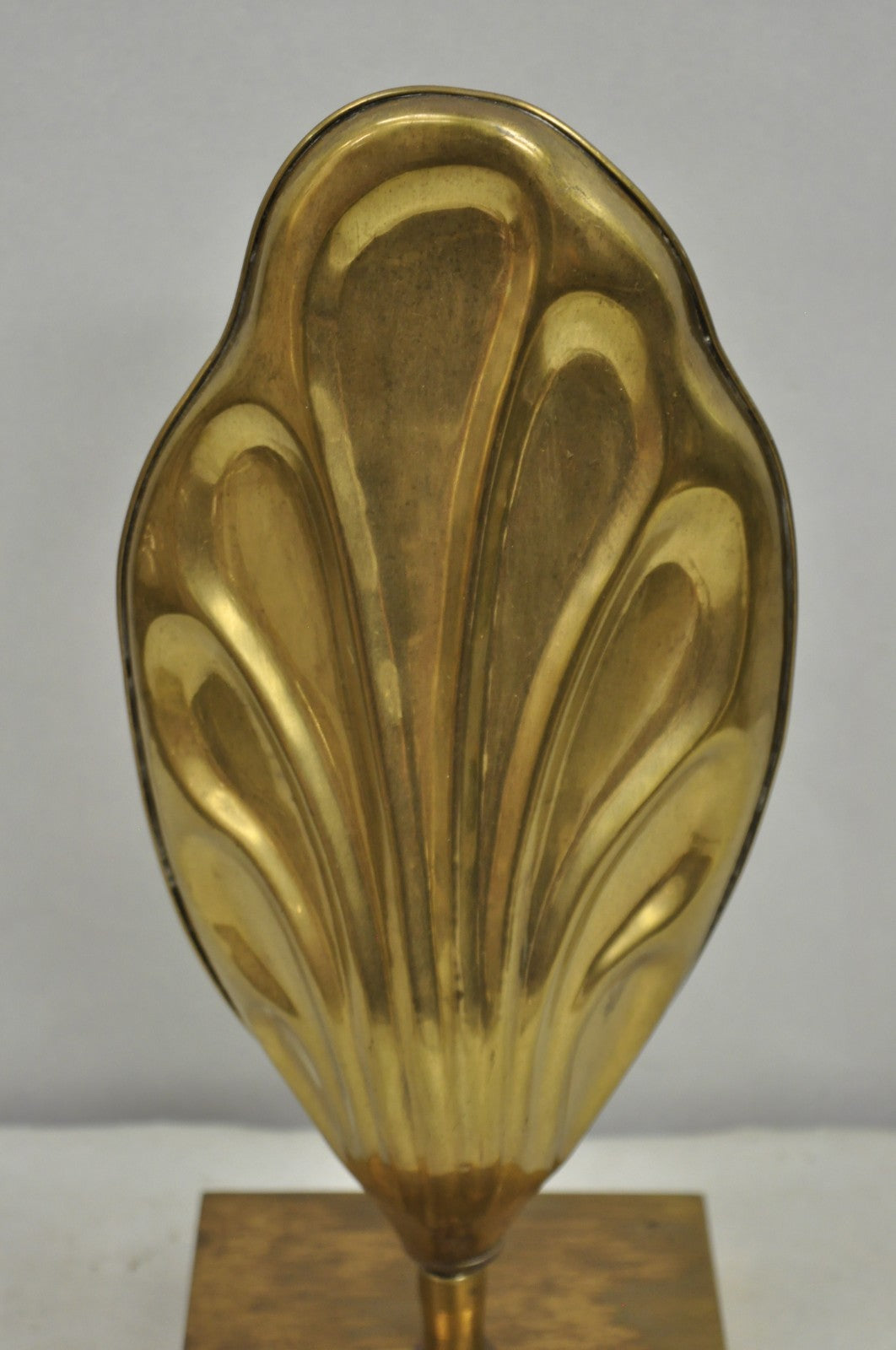 Vintage Chapman Hollywood Regency Burnished Brass Small Leaf Sconce Table Lamp
