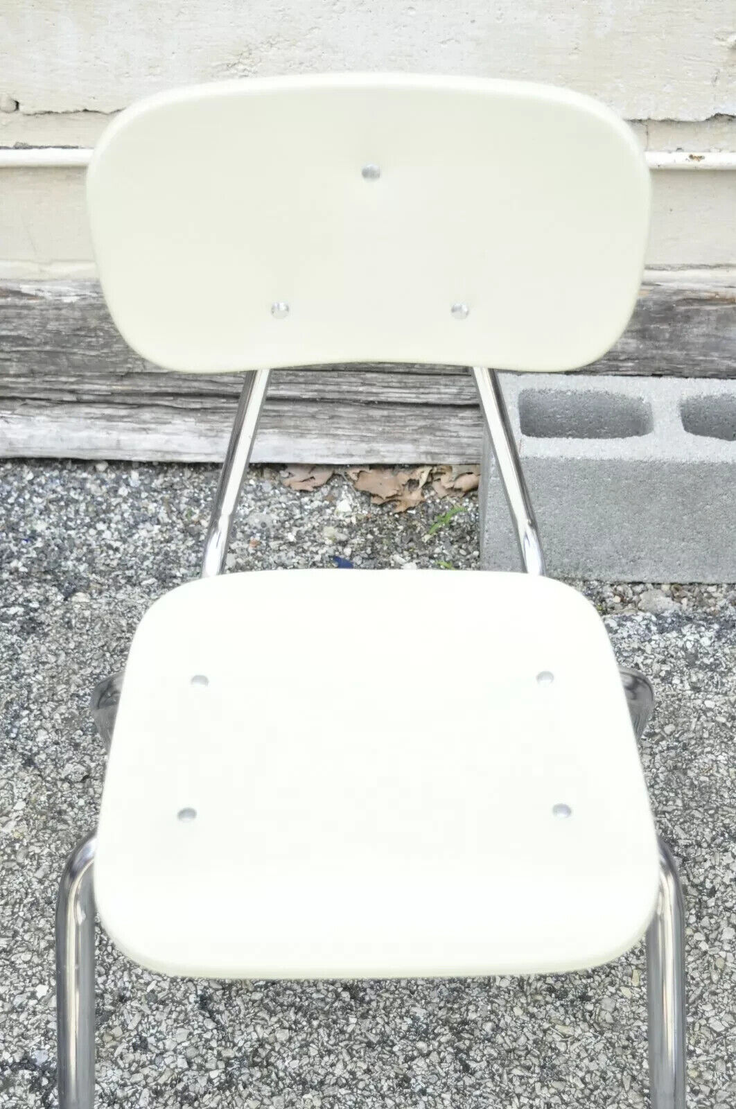Vintage Beige Molded Plastic Chrome Metal Base Stacking School Side Chair Single