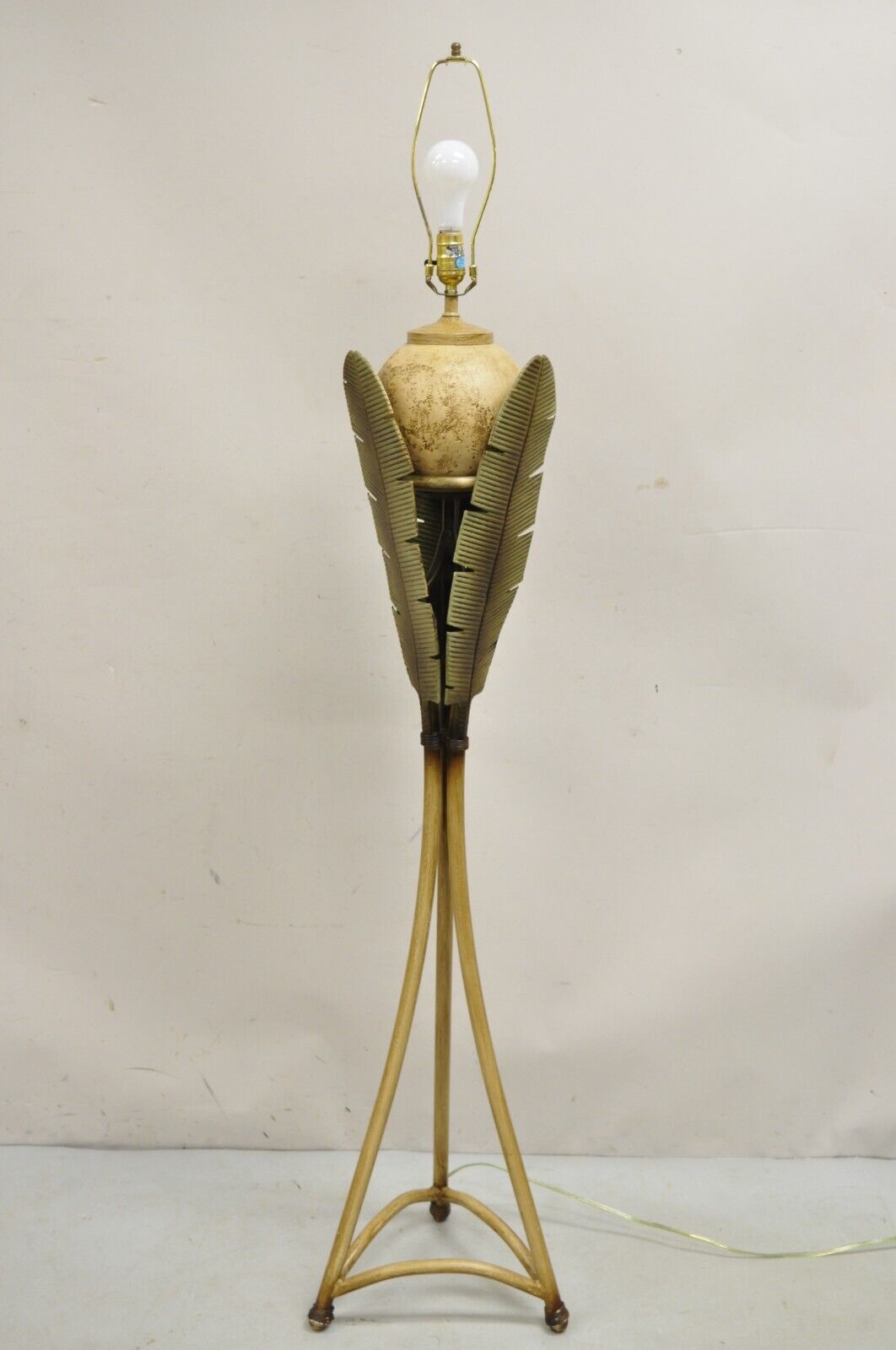 Vintage Hollywood Regency Metal Bamboo Palm Leaf Tropical Floor Lamp