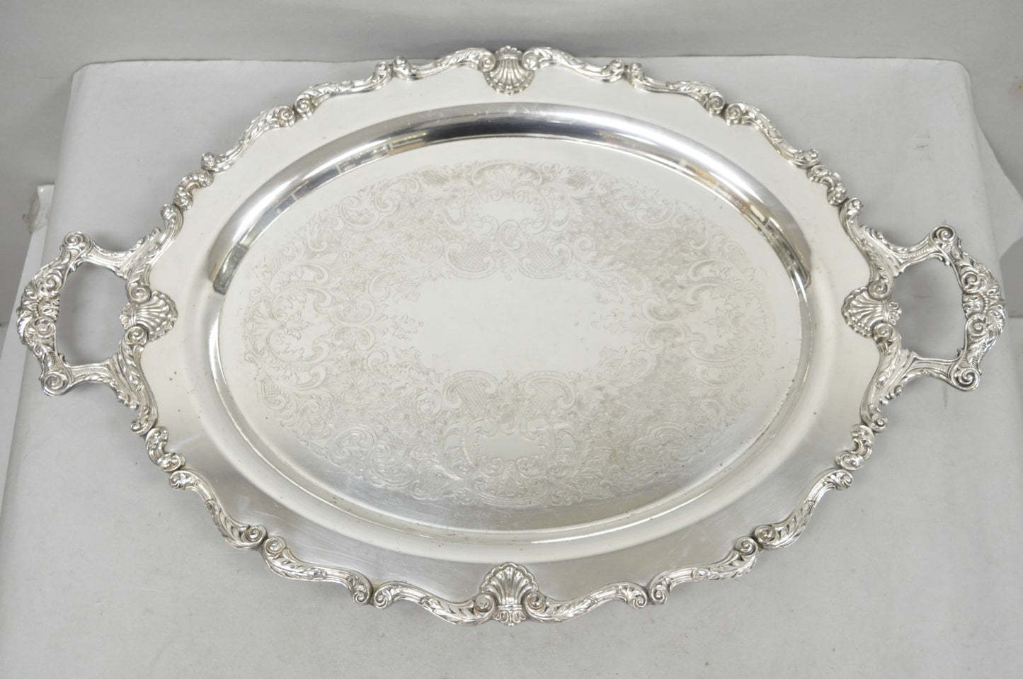 Vintage English Silver Mfg. Silver Plated Large Oval Butlers Platter Bar Tray