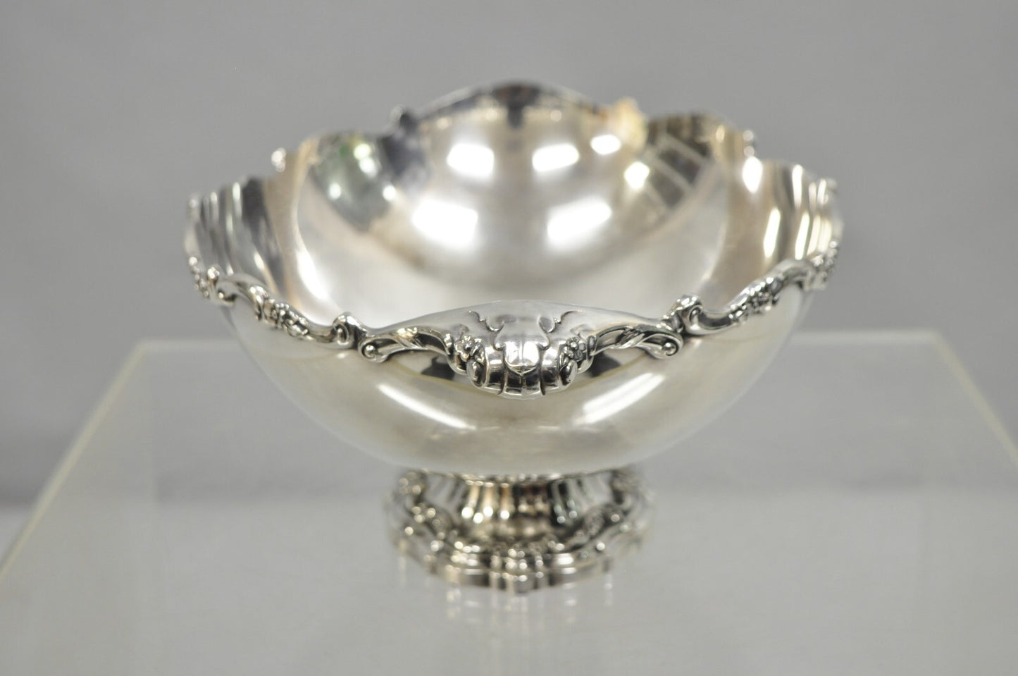 Vintage Victorian Silver Plated Oval Pedestal Centerpiece Fruit Bowl By Lunt