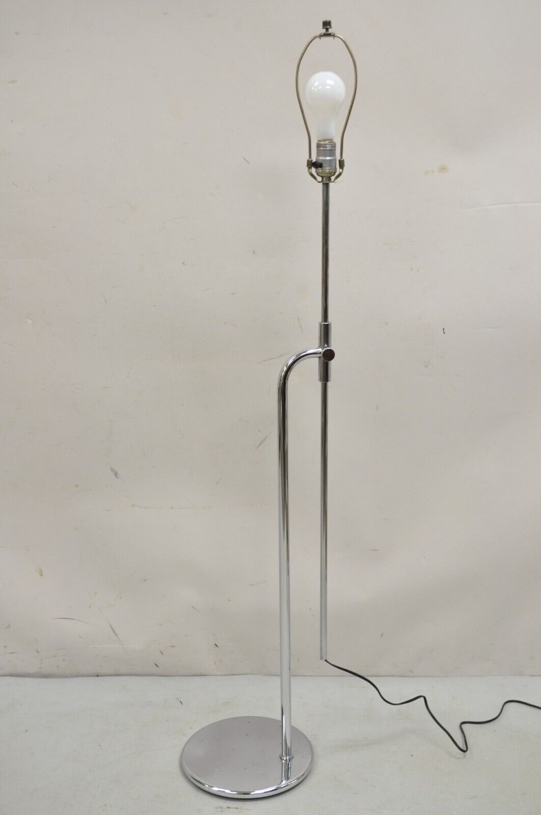 Vintage Mid Century Modern Chrome Modernist Adjustable "Saxophone" Floor Lamp