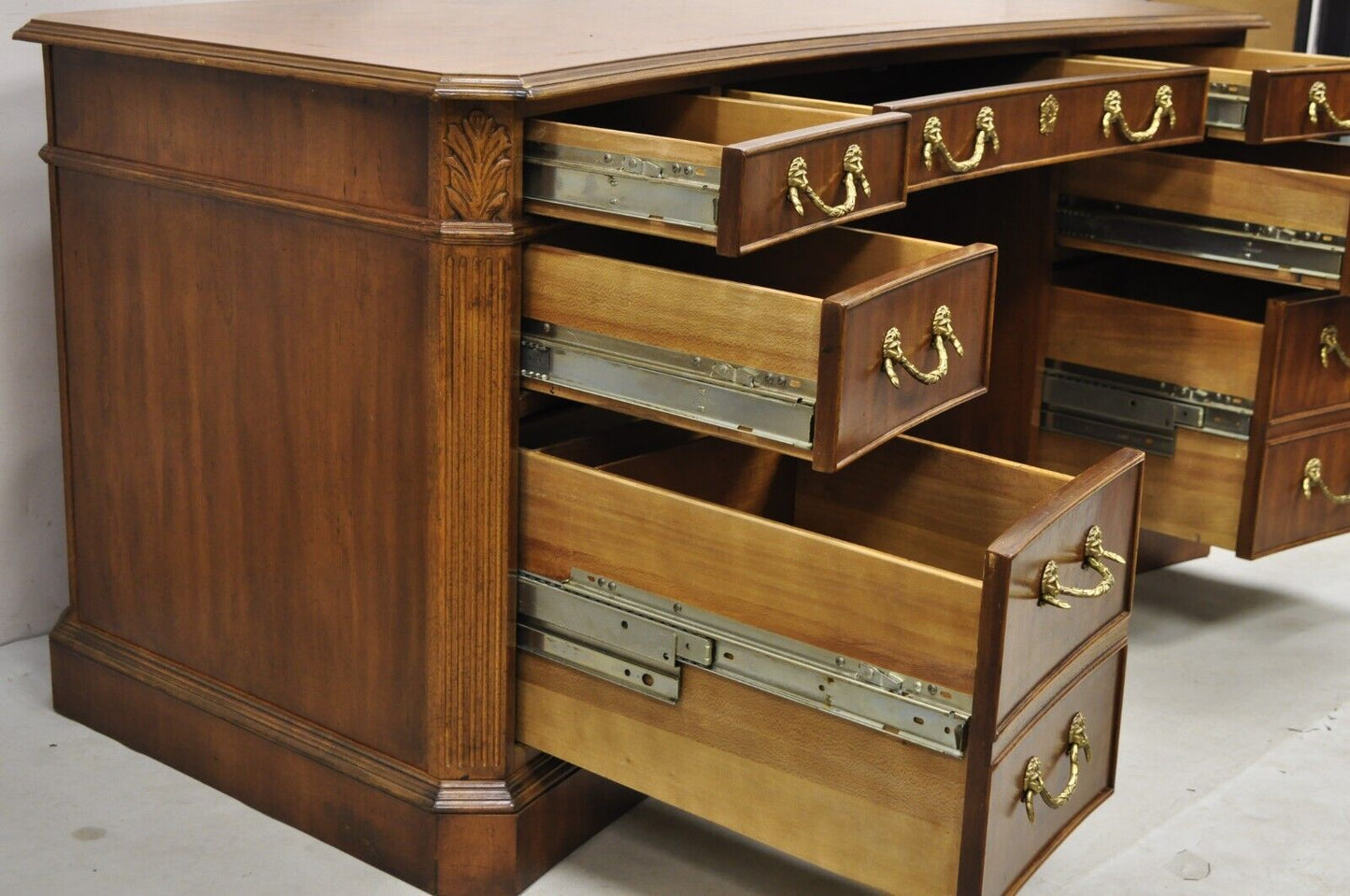 Drexel Heritage Georgian Chippendale Style Inlaid Mahogany Executive Office Desk