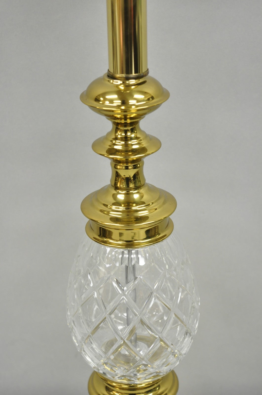 Vintage Hollywood Regency Crystal Glass Pineapple Column Brass Table Lamp