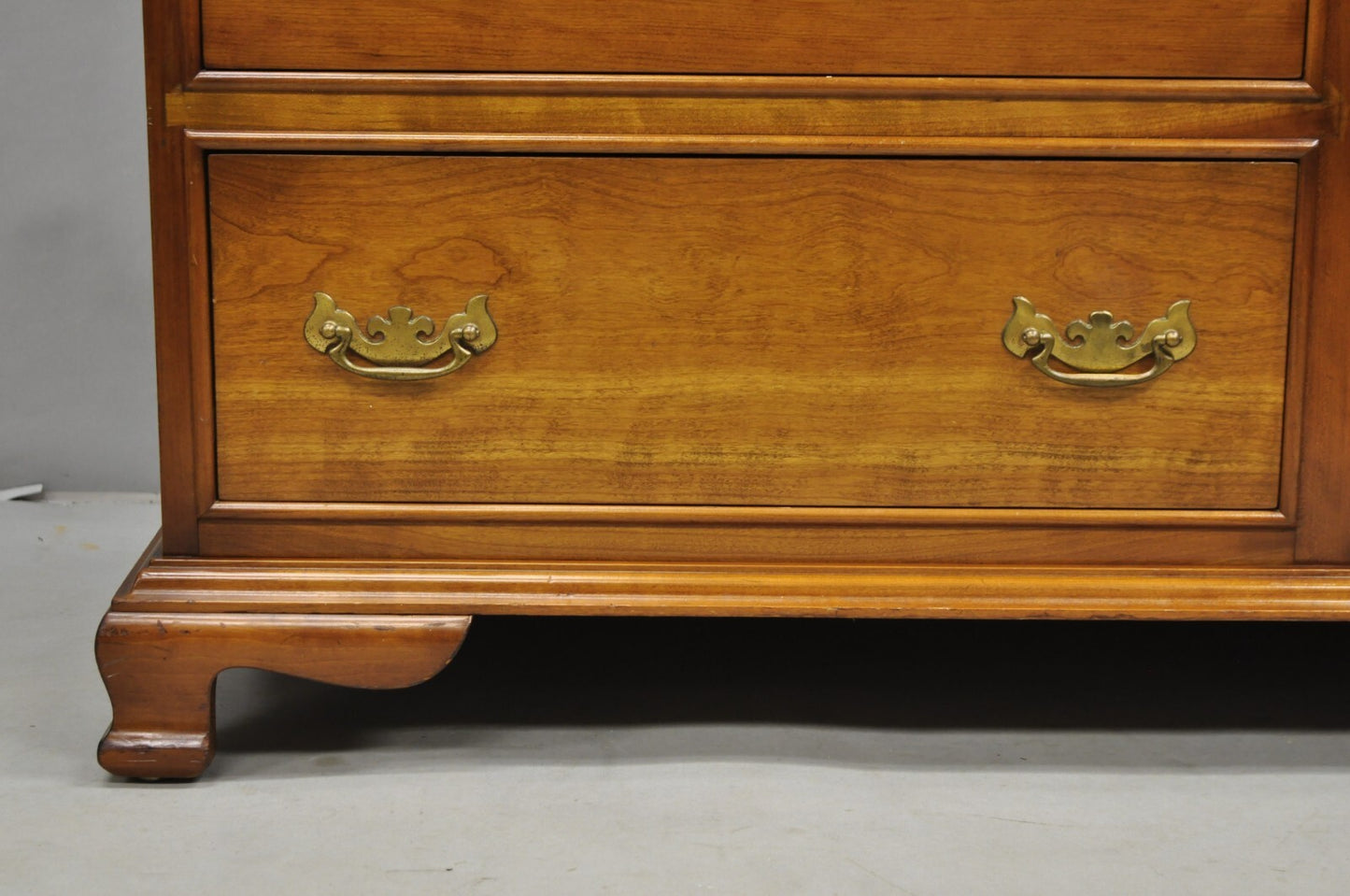 Vintage L&JG Stickley Cherry Wood Chippendale Style 9 Drawer Credenza Dresser