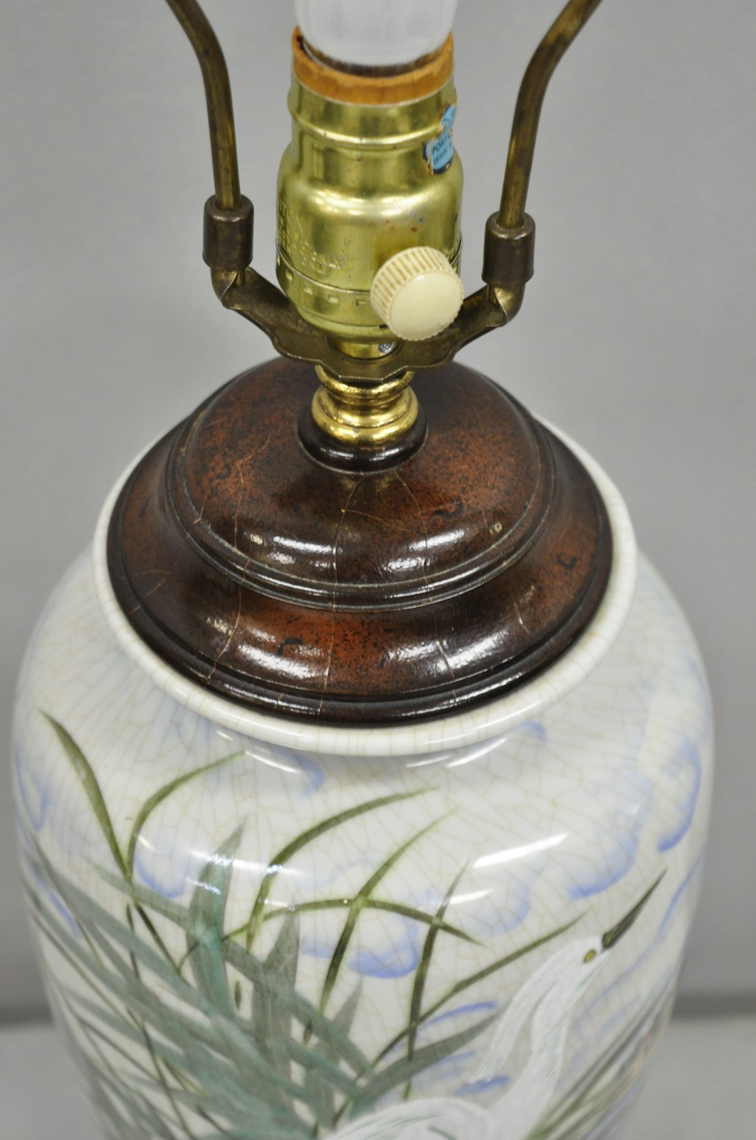 Vintage Chinoiserie Chinese Porcelain Jardiniere Table Lamp w Painted Crane Bird