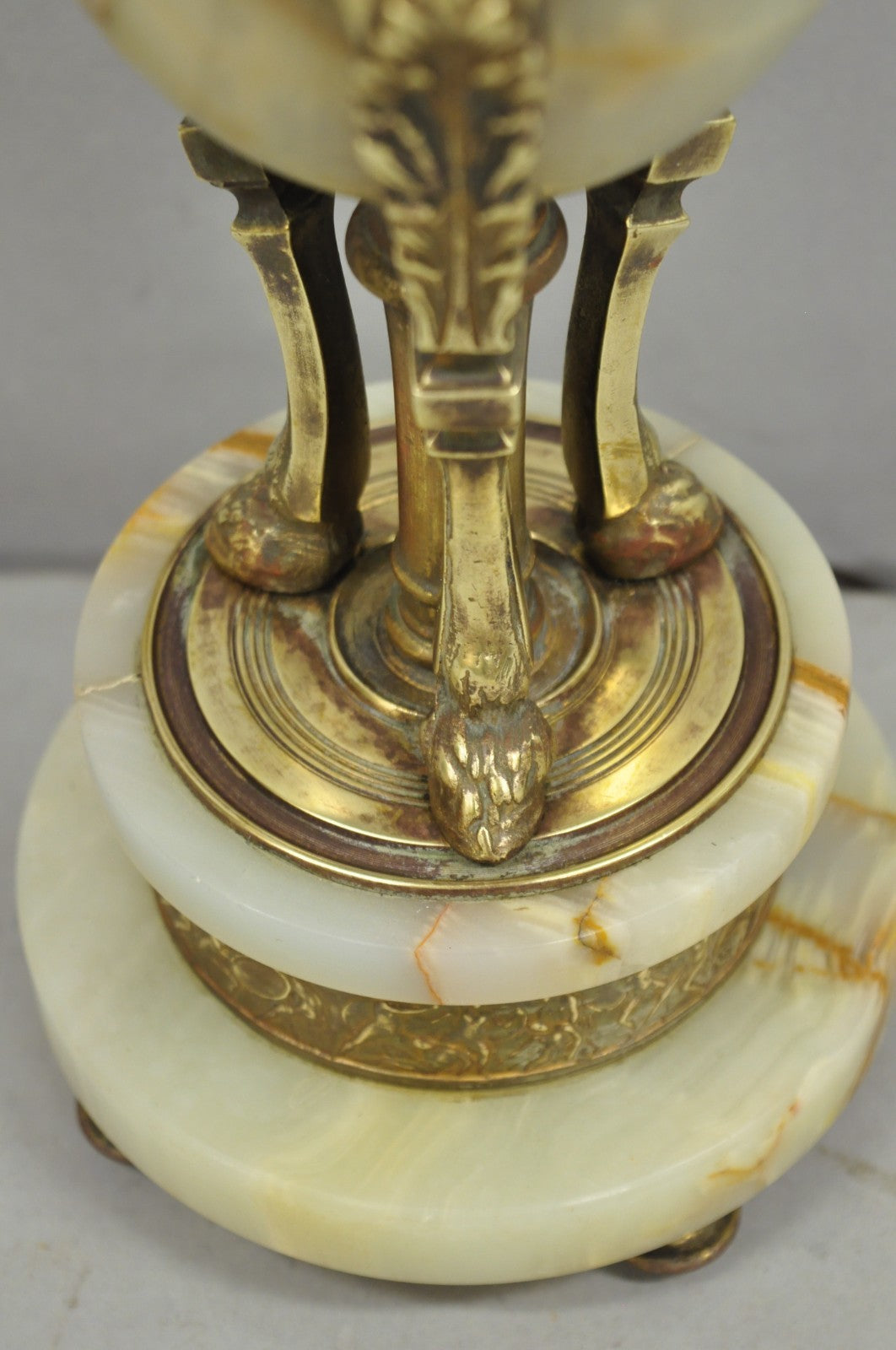 Antique French Neoclassical Louis XV Onyx Urn Figural Bronze Cherub Table Lamp