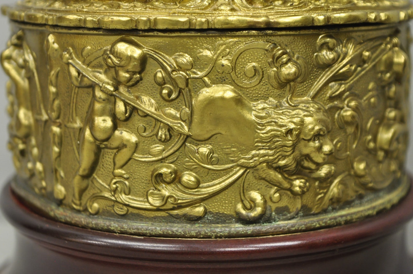 Antique French Neoclassical Figural Brass Repousse Cherub Lion Table Lamp - Pair