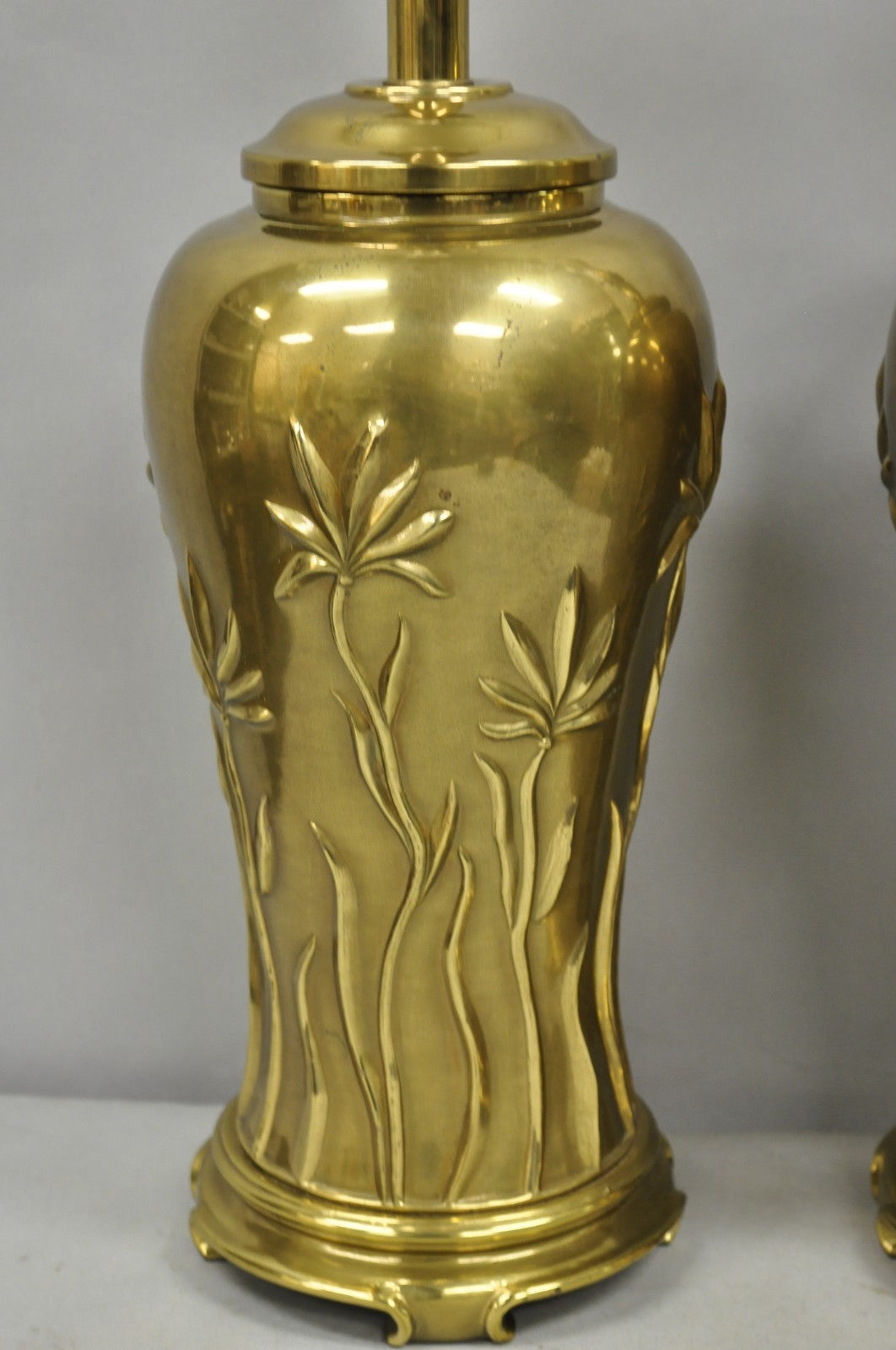 Vintage Ethan Allen Brass Jardiniere Tulip Flower Chinoiserie Table Lamps a Pair