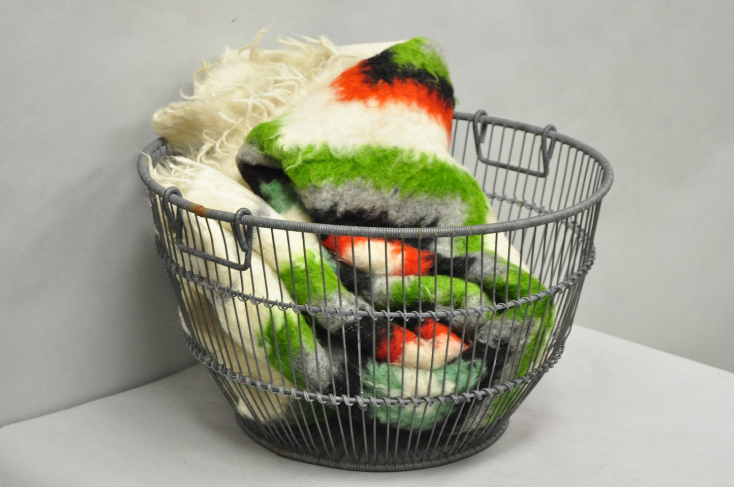 Vintage Industrial Modern Large 24" Metal Wire Oyster Clam Throw Blanket Basket