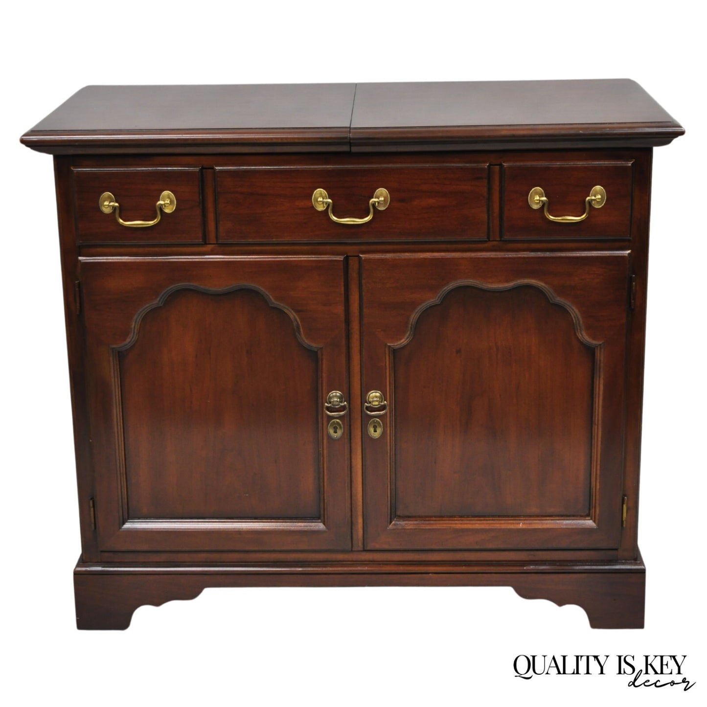 Vintage Drexel Heritge Georgian Style Cherry Wood Dry Bar Server Cabinet
