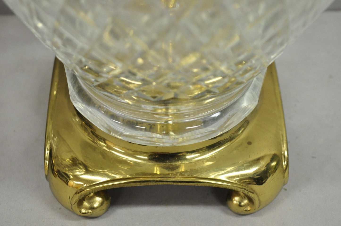 Vintagte Chinoiserie Diamond Crystal Glass Ginger Jar Brass Table Lamps - a Pair