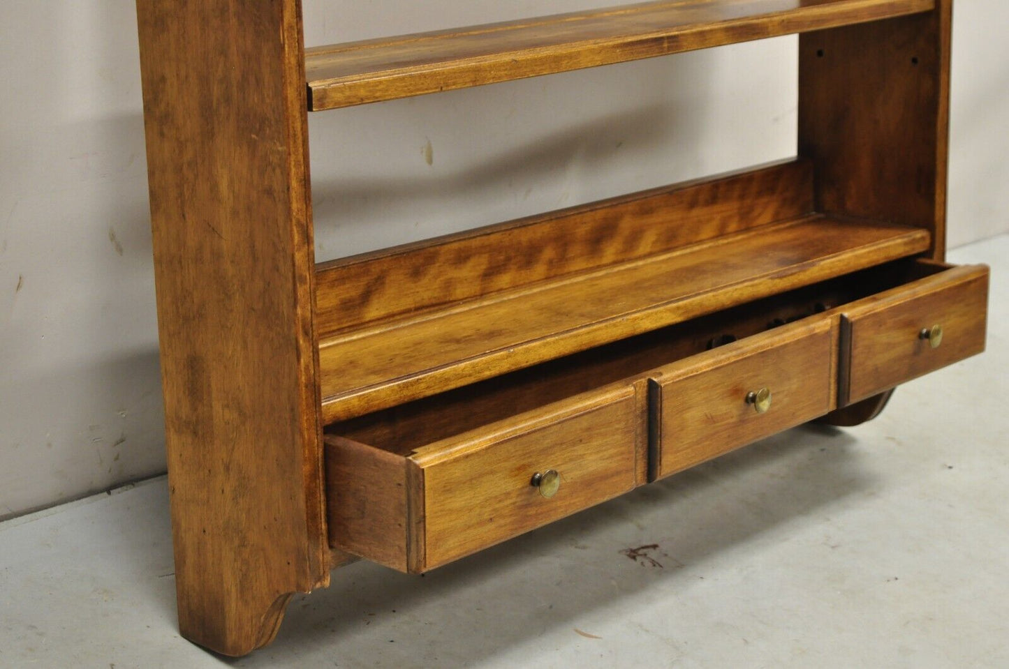 Vintage Ethan Allen Country French Wall Hanging Maple Wood Plate Rack Shelf