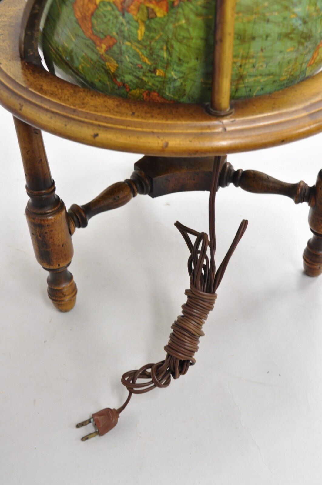 Vintage George F Cram French Country Provincial Small Globe Table Lamp