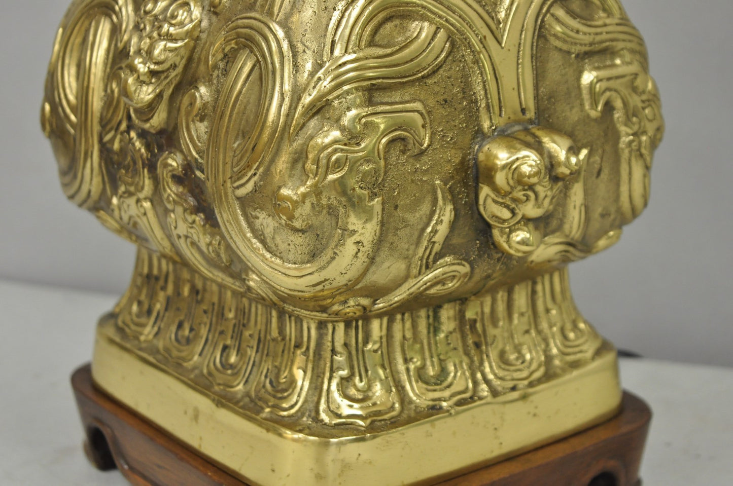 Vintage Chinese Figural Brass Bronze Wine Vessel Chinoiserie Hu Vase Table Lamp