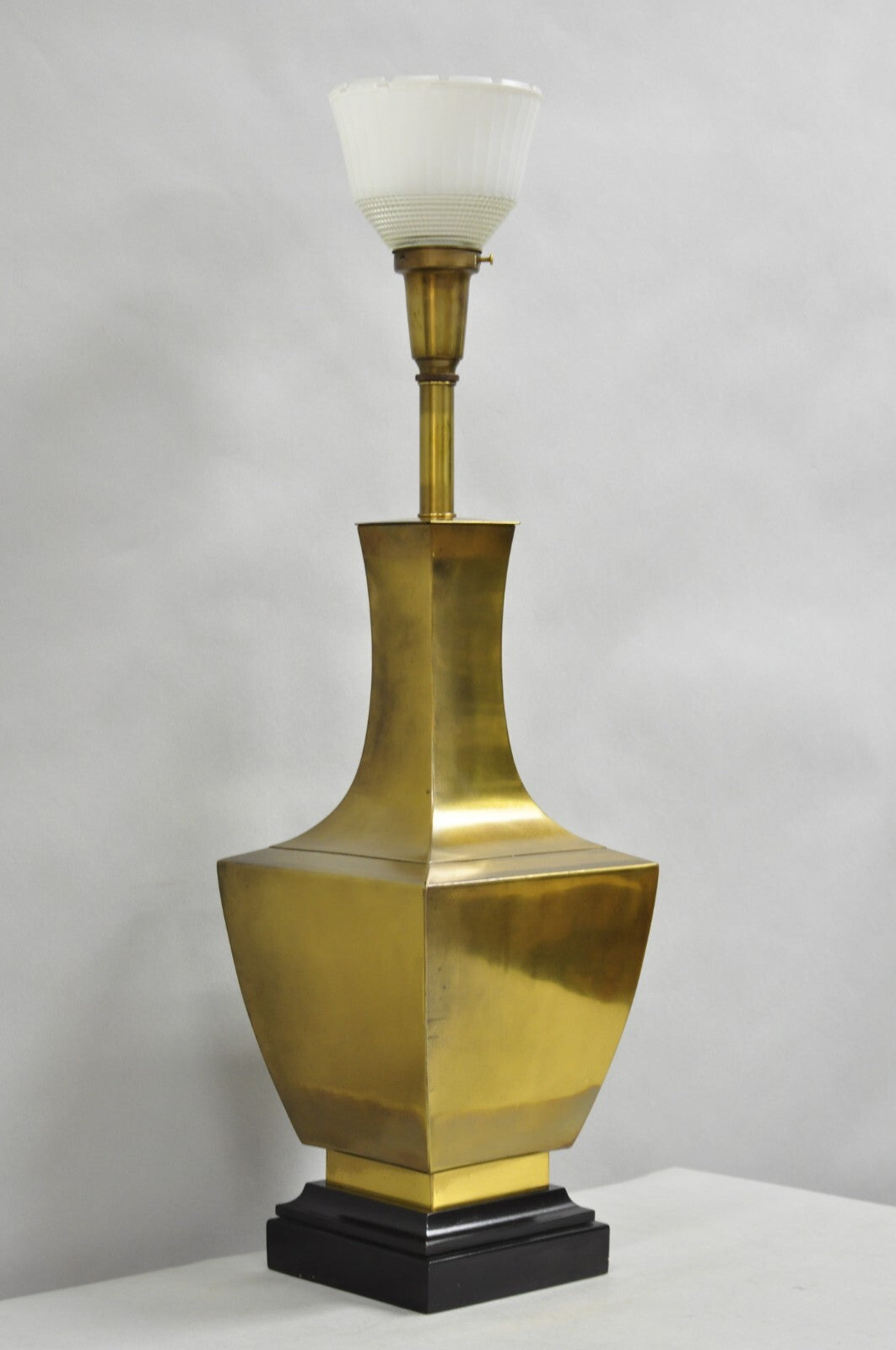 Vintage Chinoiserie Oriental Patinated Brass Jardiniere Table Lamp Attr. Chapman
