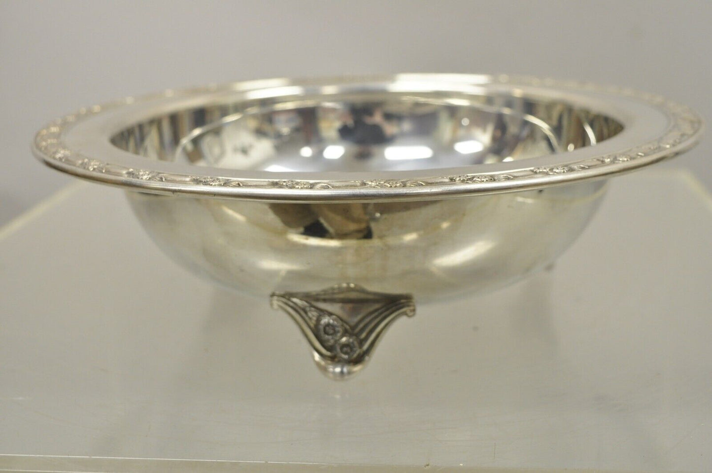 Vintage Oneida Ltd Rose Decorated Silver Plated 10.5" Round Serving Bowl Dish