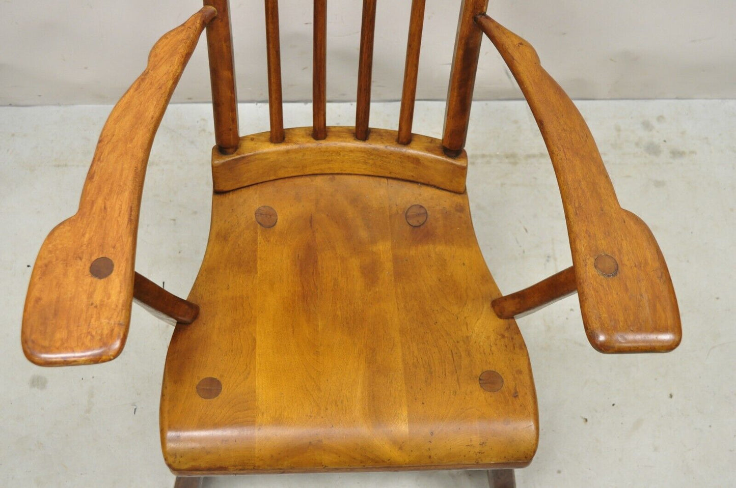 Vintage Sikes Co Maple Wood American Colonial Style Rocker Rocking Chair (B)
