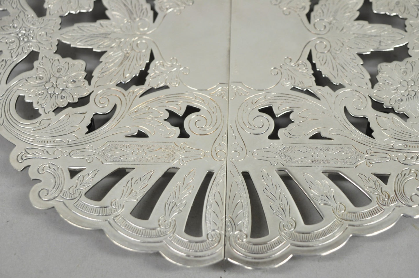 Vintage Wallace 7332 Victorian Style Silver Plated Expanding Pot Trivet (B)