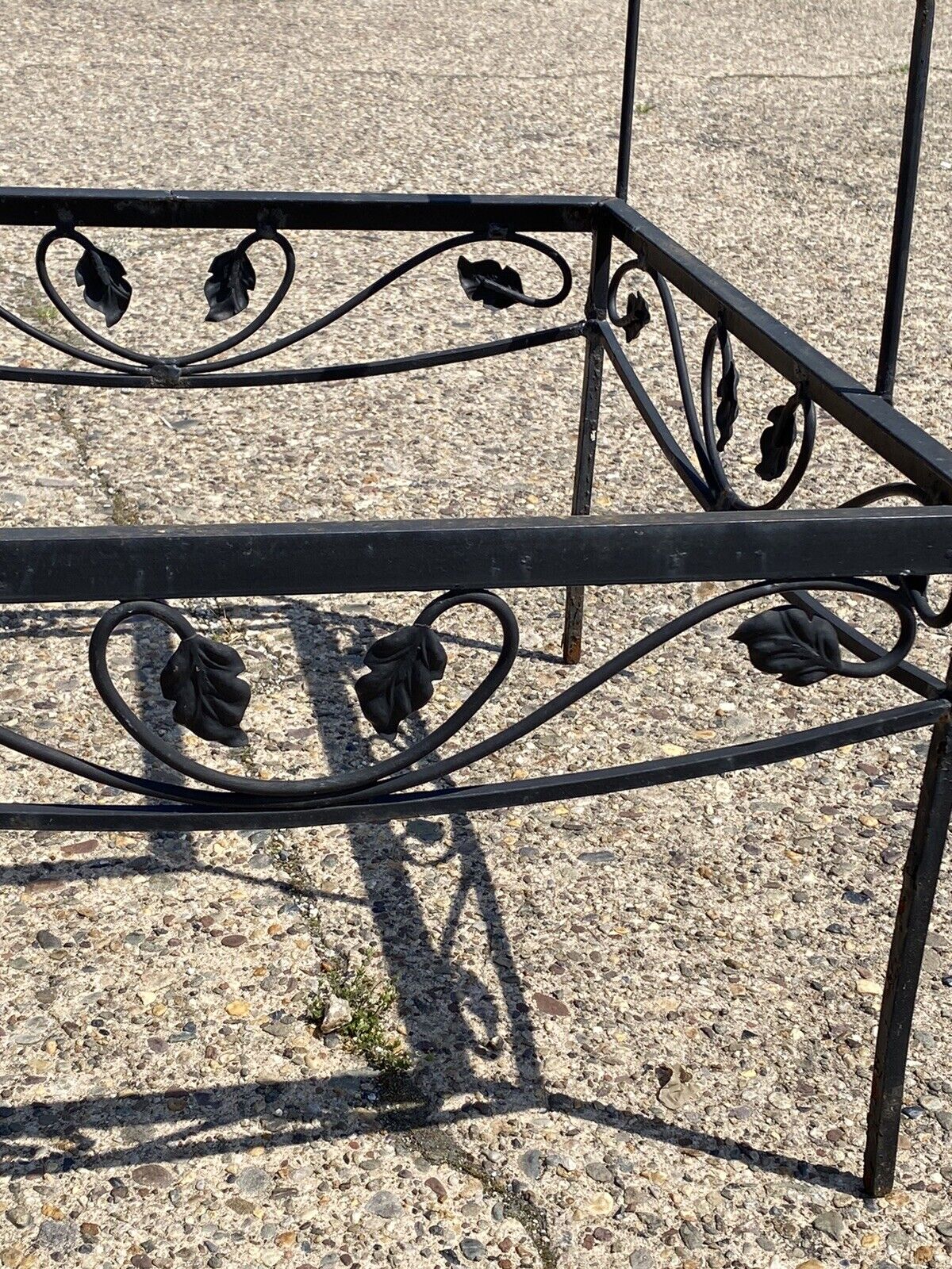 Vintage Woodard Scrolling Leaf Wrought Iron Patio Corner 2 Tier Coffee Table
