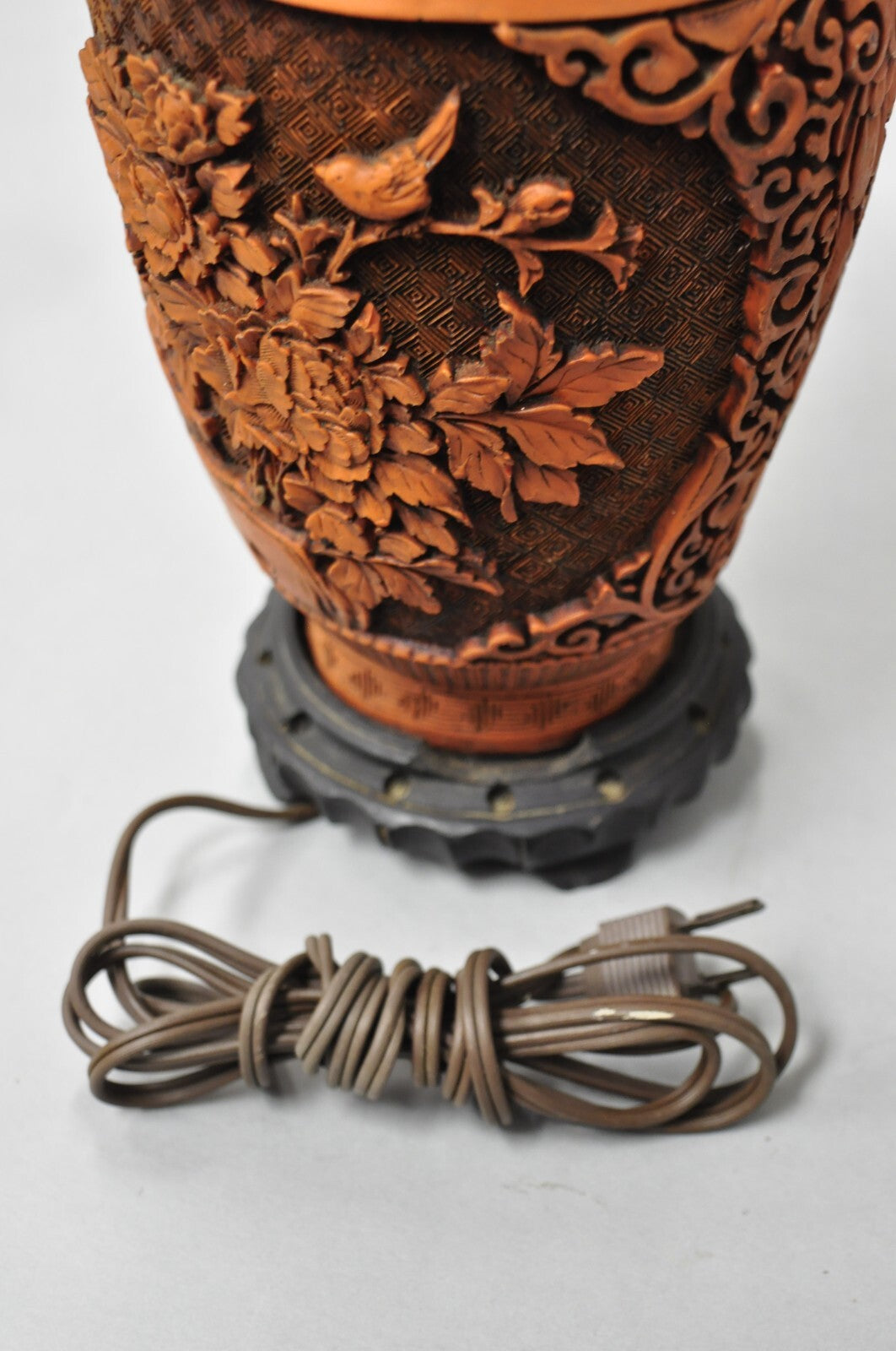 Vintage Chinoiserie Chinese Orange Carved Cinnabar Vase Jardiniere Table Lamp