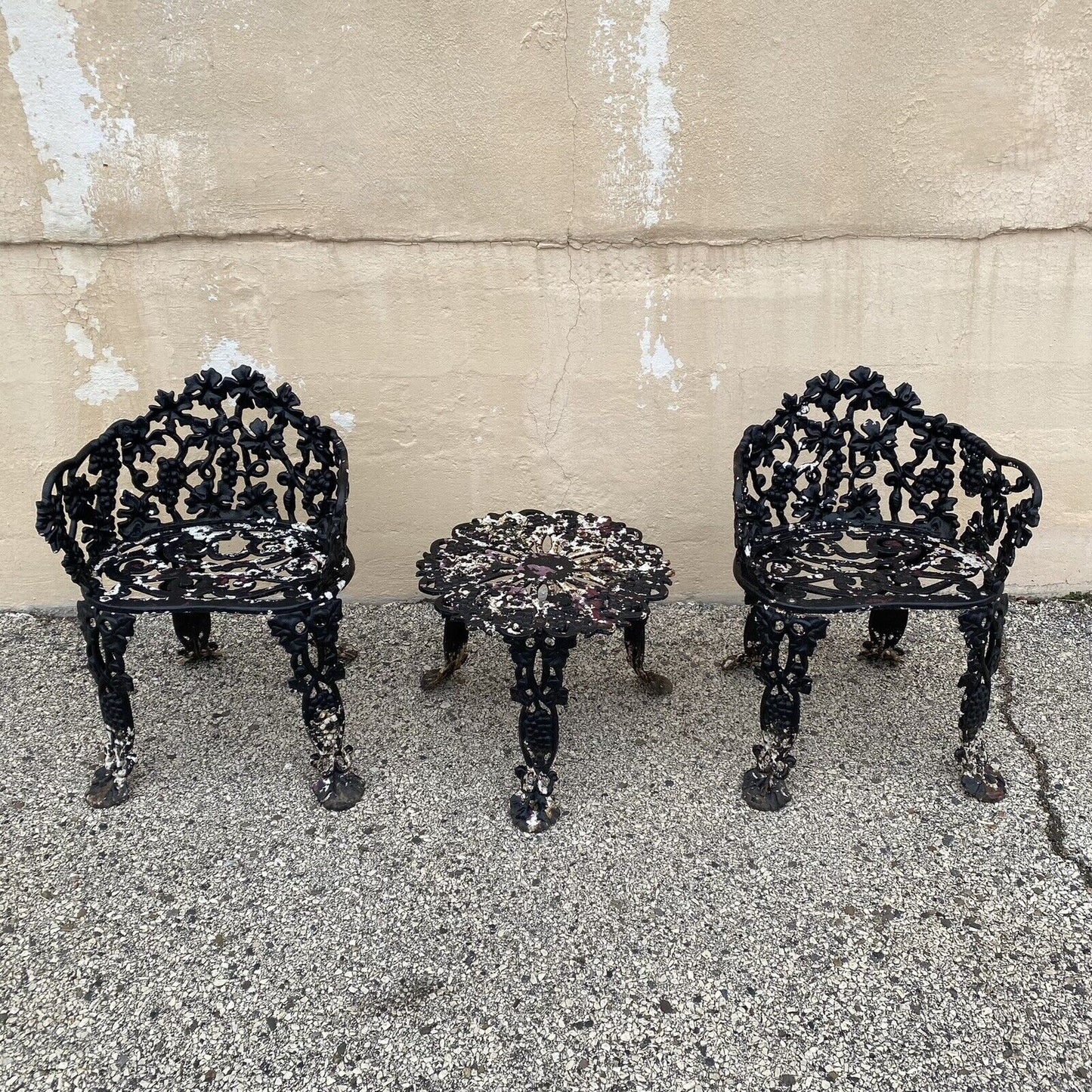 Vintage Victorian Style Cast Iron Grapevine Grape Leaf Garden Patio Set - 3 Pcs