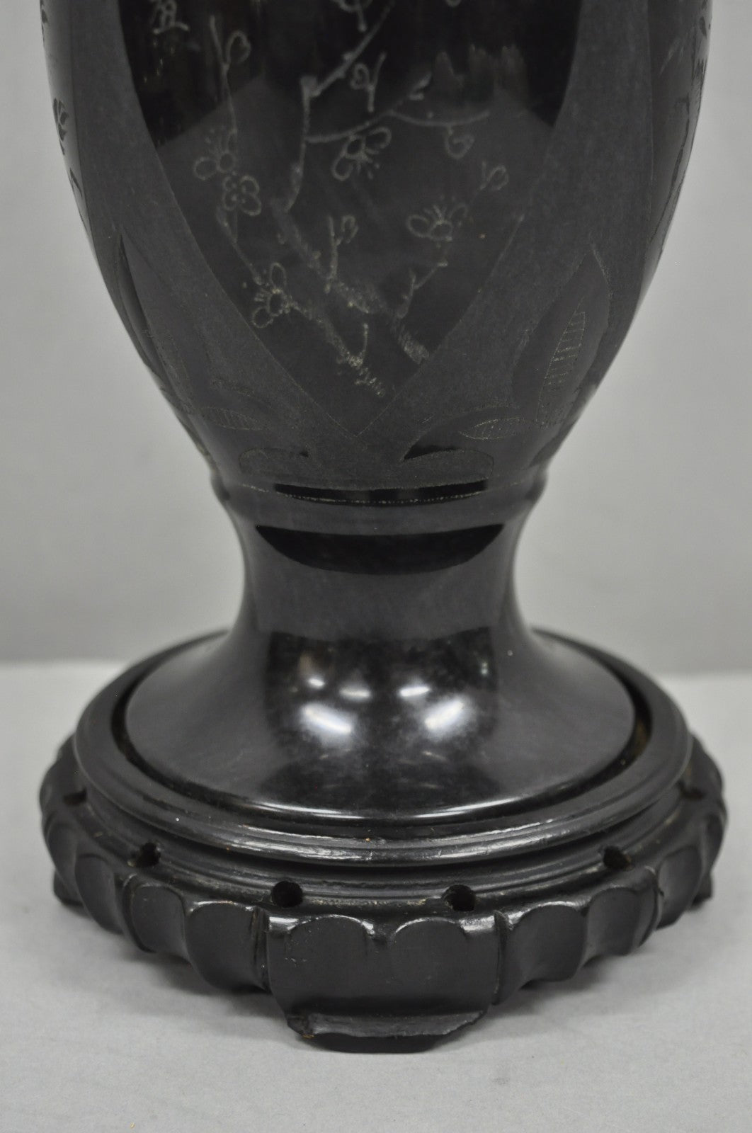 Vintage Carved Black Marble Small Oriental Urn Chinese Chinoiserie Table Lamp