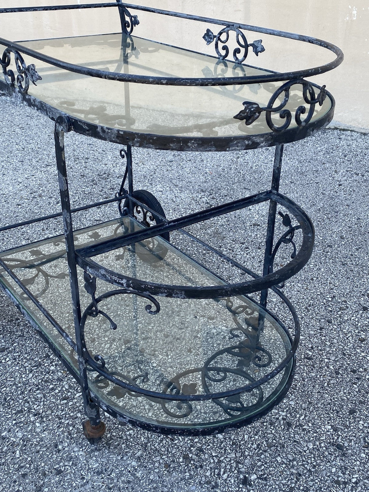 Vintage Woodard Wrought Iron Leaf & Vine Curved Glass Garden Patio Bar Tea Cart