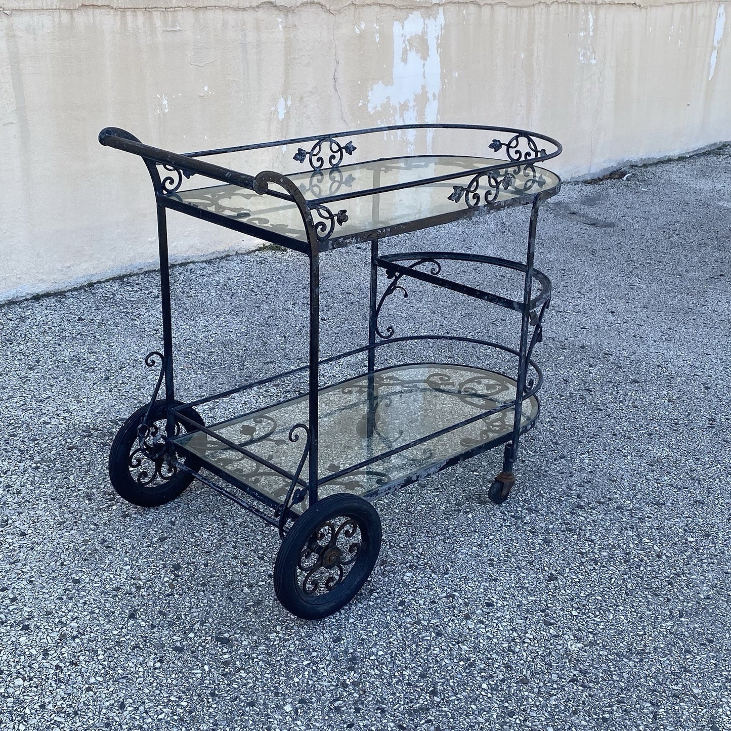 Vintage Woodard Wrought Iron Leaf & Vine Curved Glass Garden Patio Bar Tea Cart