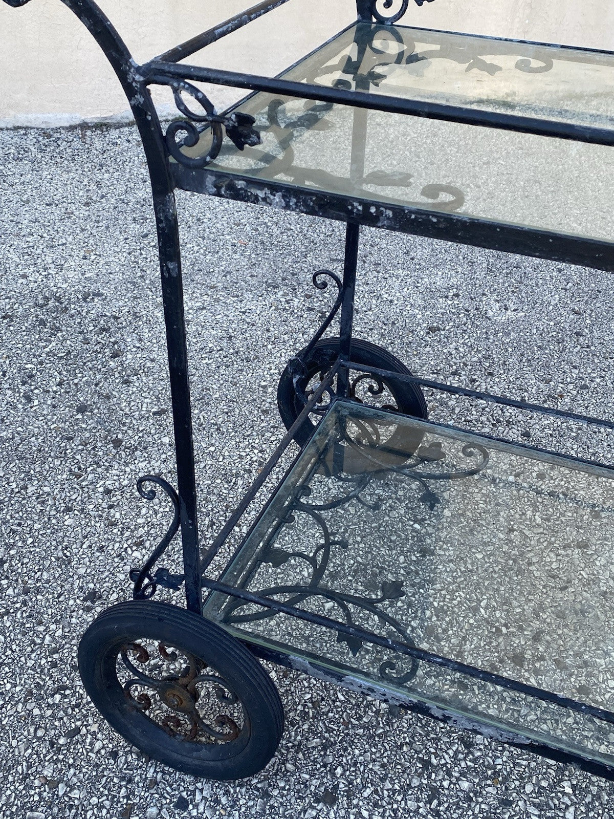 Vintage Woodard Wrought Iron Leaf & Vine Curved Glass Garden Patio Bar Tea Cart