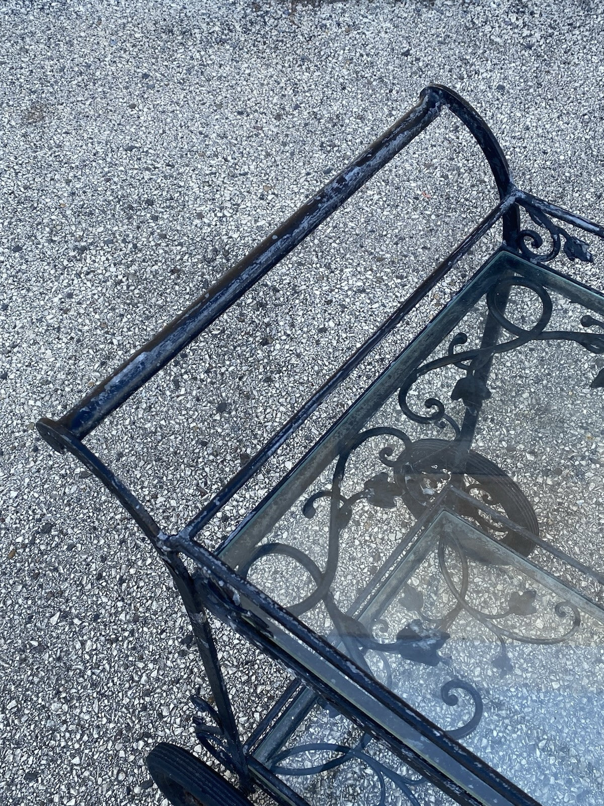 Vintage Woodard Wrought Iron Leaf & Vine Curved Glass Garden Patio Bar Tea Cart