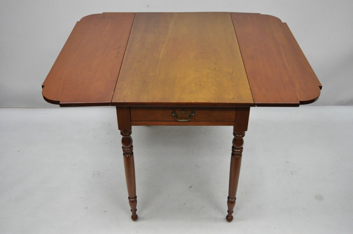 19th Century Antique Cherry Wood American Colonial Drop Leaf Pembroke Table