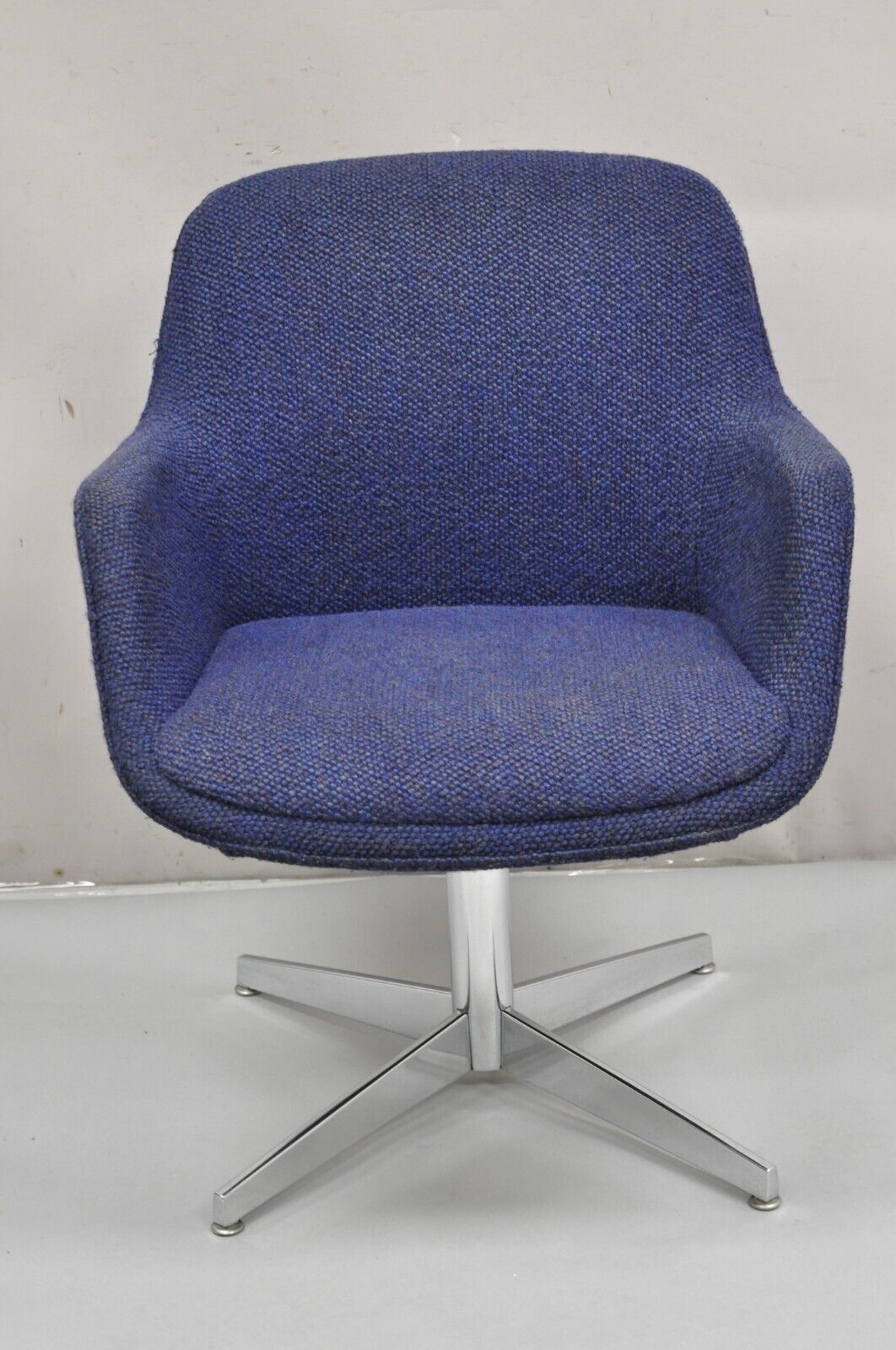 Vintage Mid Century Modern Blue Upholstered Chrome Swivel Base Club Arm Chair