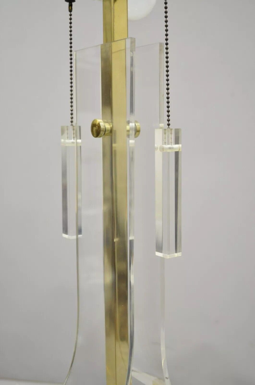 Vintage Laurel Mid Century Modern Sculptural Lucite & Brass Table Lamp