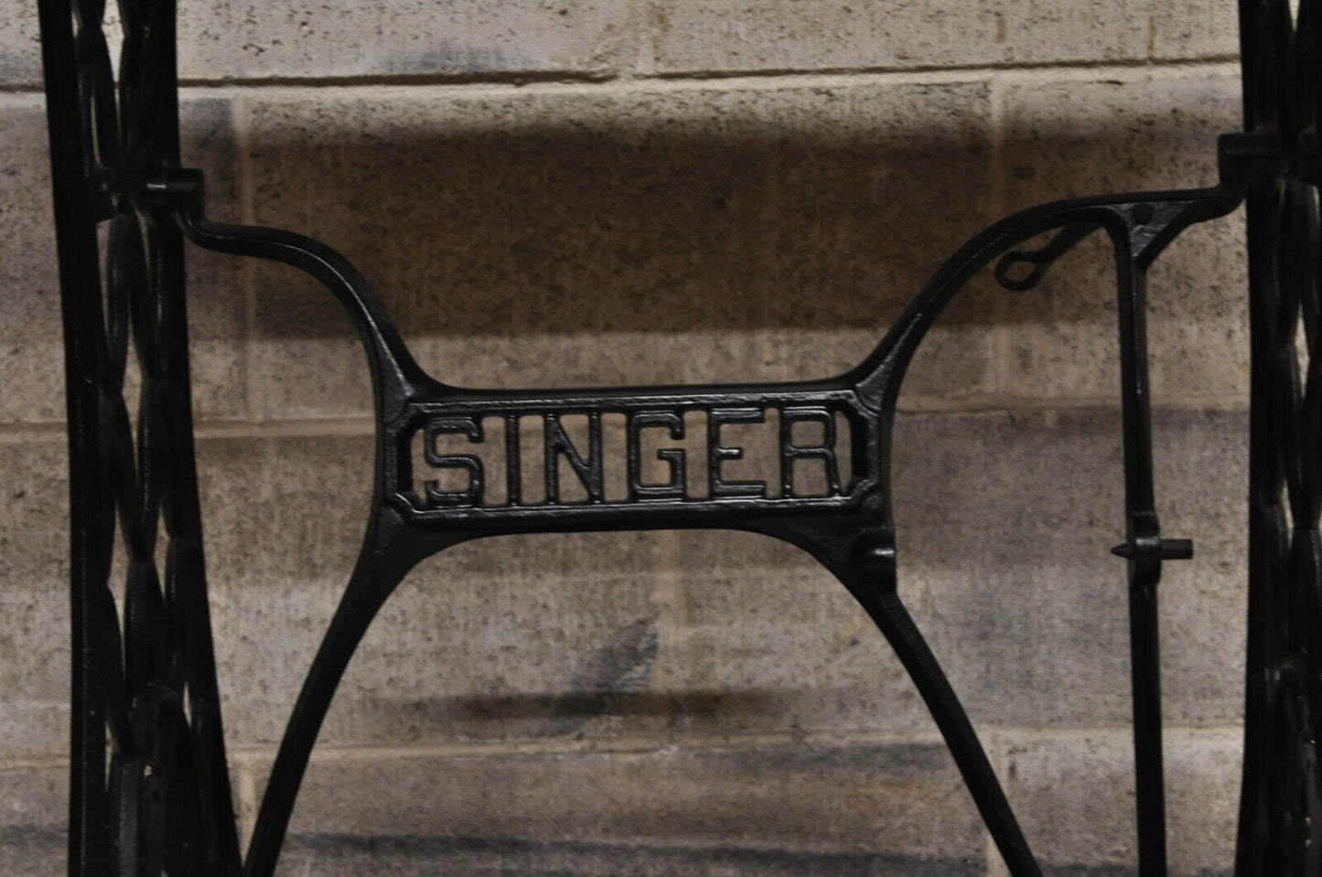 Antique Singer Sewing Machine Cast Iron Victorian Base Maple Console Desk Top