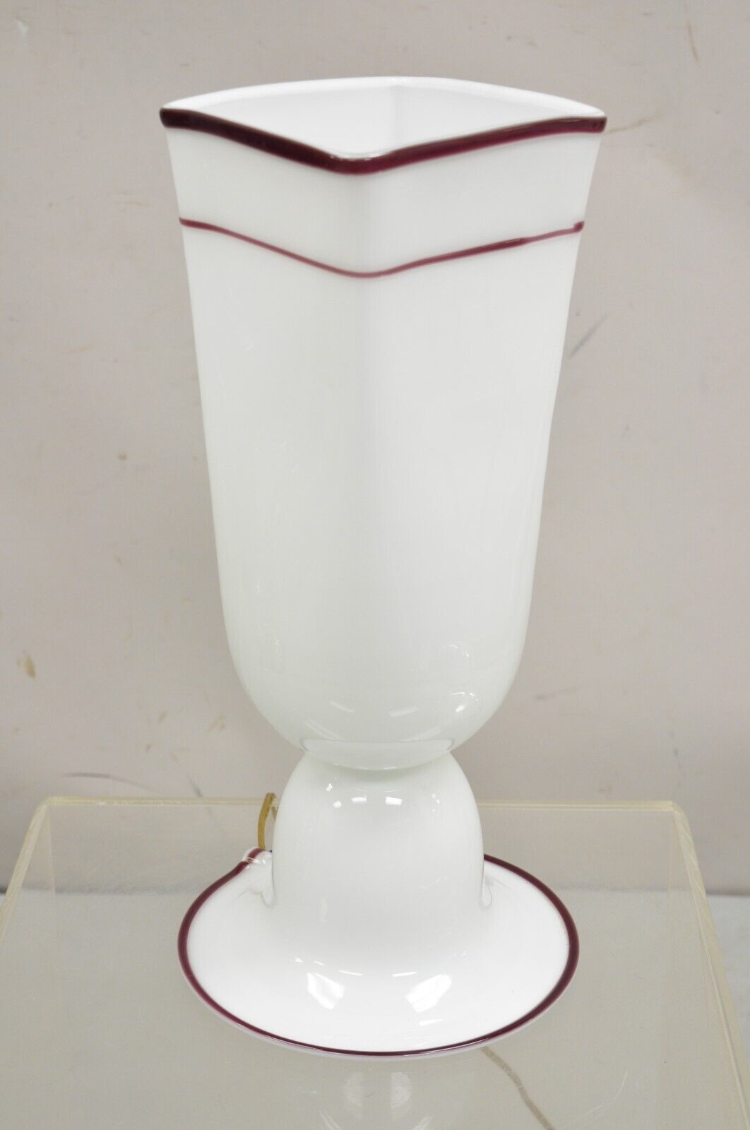 Vintage Murano Art Glass Mid Century Italian Modern White Tulip Table Lamp