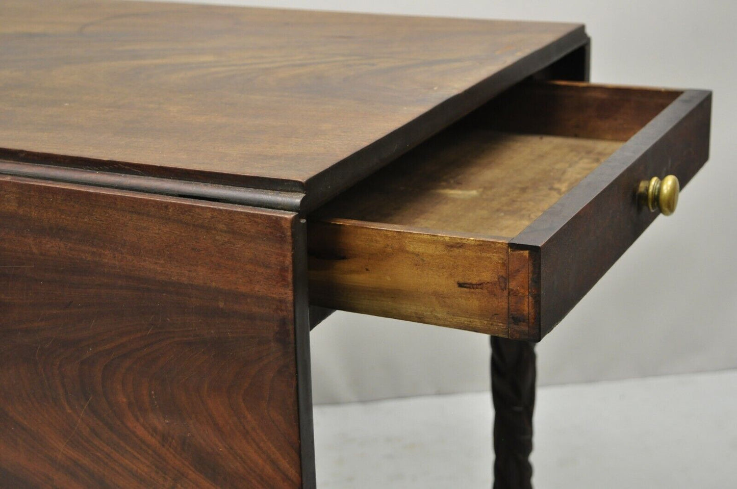 19th Century American Sheraton Mahogany Drawer Drop Leaf Breakfast Dining Table