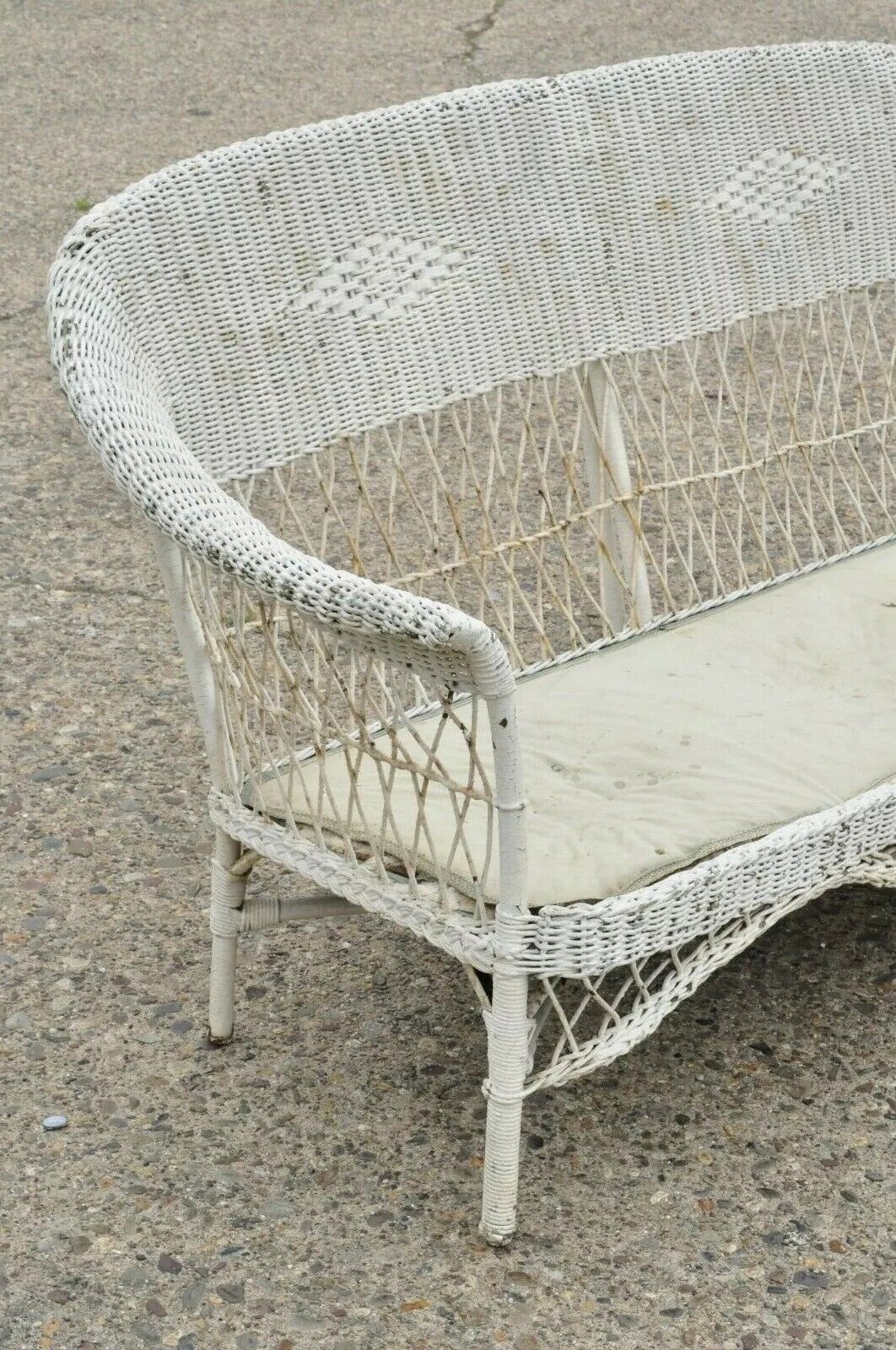 Antique Victorian Wicker Rattan Sunroom Patio Furniture Sofa Couch Furniture