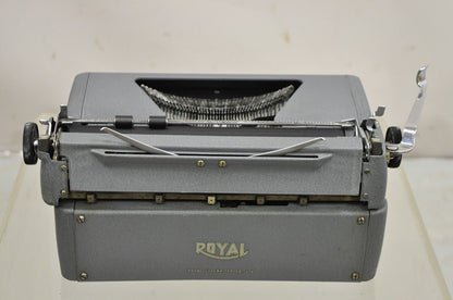 Vintage 1950's Royal Quiet De Luxe Mid Century Typewriter in Case