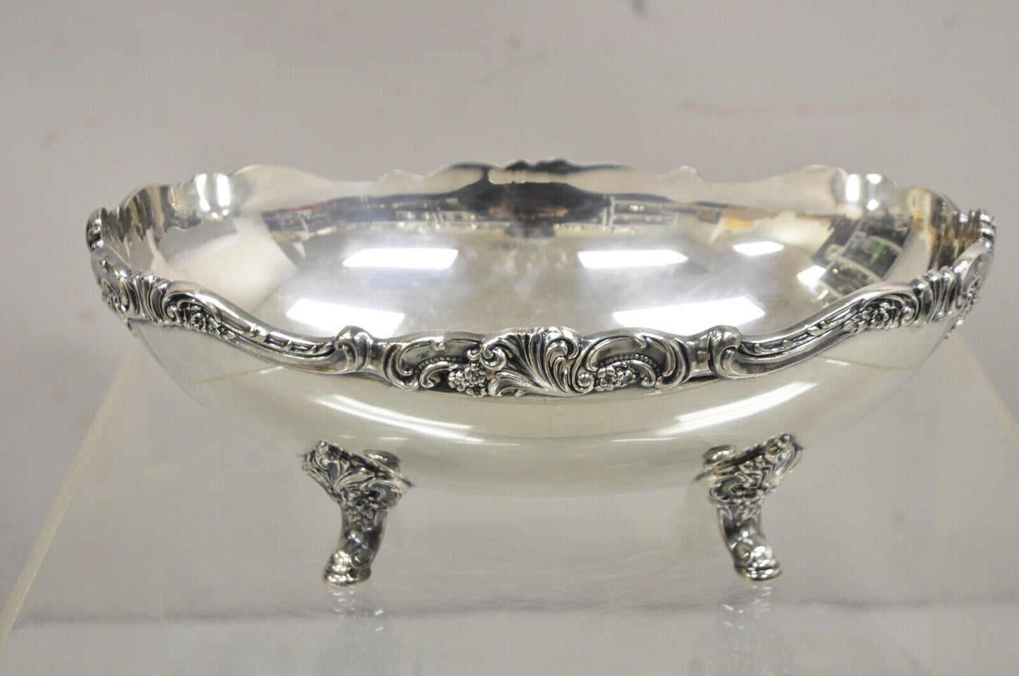 Vintage Wallace 214 Victorian Style Silver Plated Oval Footed Fruit Bowl