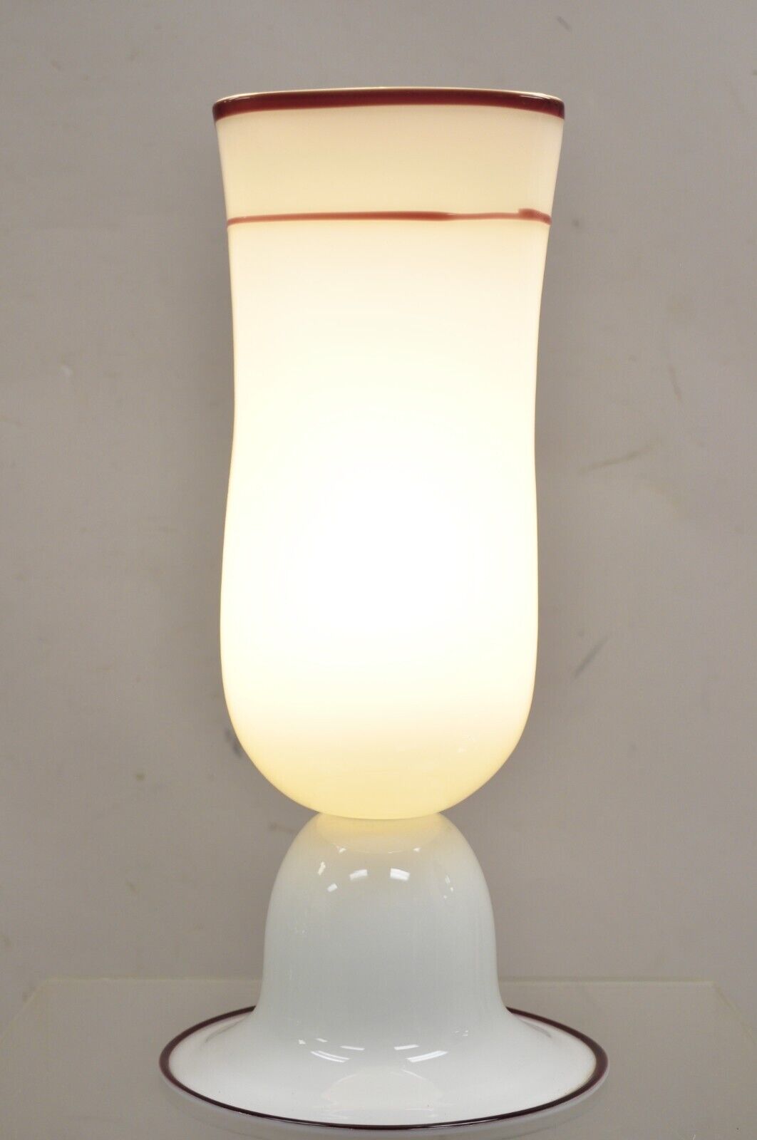 Vintage Murano Art Glass Mid Century Italian Modern White Tulip Table Lamp