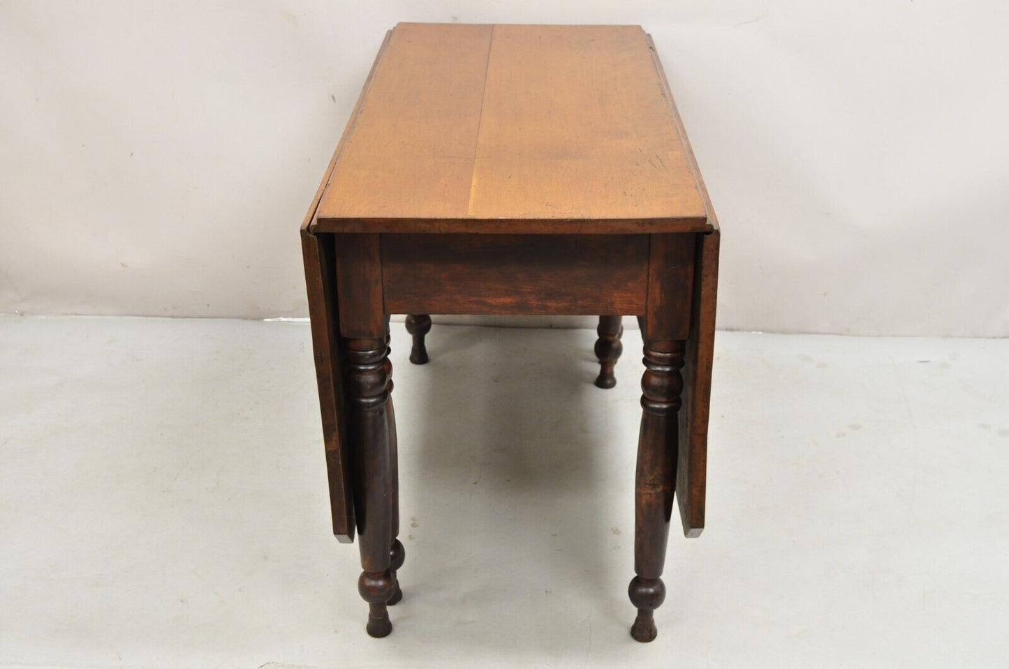 Antique American Colonial Cherry Wood Gateleg Drop Leaf Farmhouse Dining Table