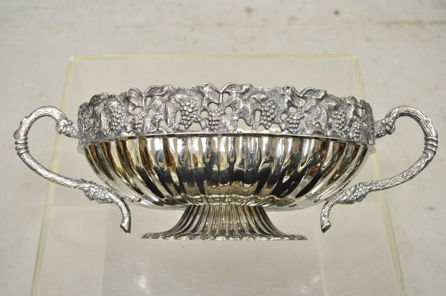 Vintage Victorian Style Grapevine Silver Plated Oval Twin Handle Fruit Bowl