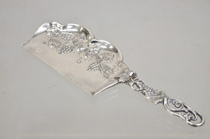 Antique Victorian Forbes Silver Co Grapevine Silver Plated Crumb Catcher Crumber