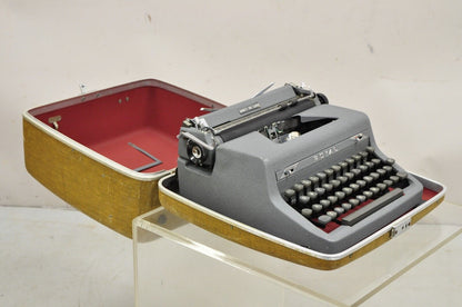 Vintage 1950's Royal Quiet De Luxe Mid Century Typewriter in Case