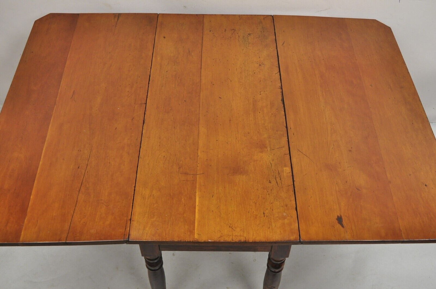 Antique American Colonial Cherry Wood Gateleg Drop Leaf Farmhouse Dining Table